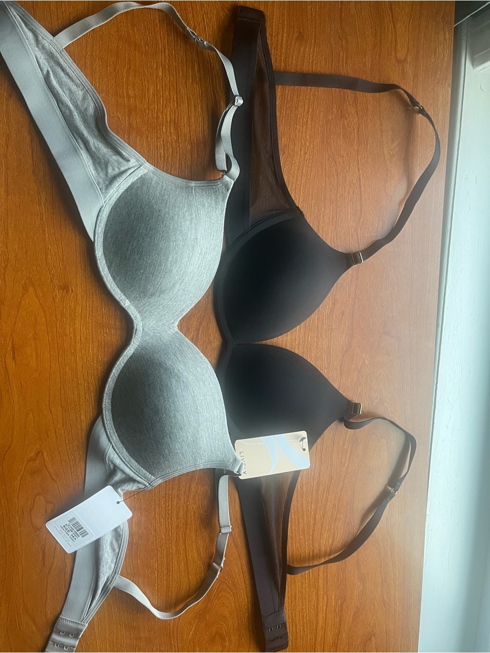 Lively Black and Light Gray T-Shirt Bras Set 36A
